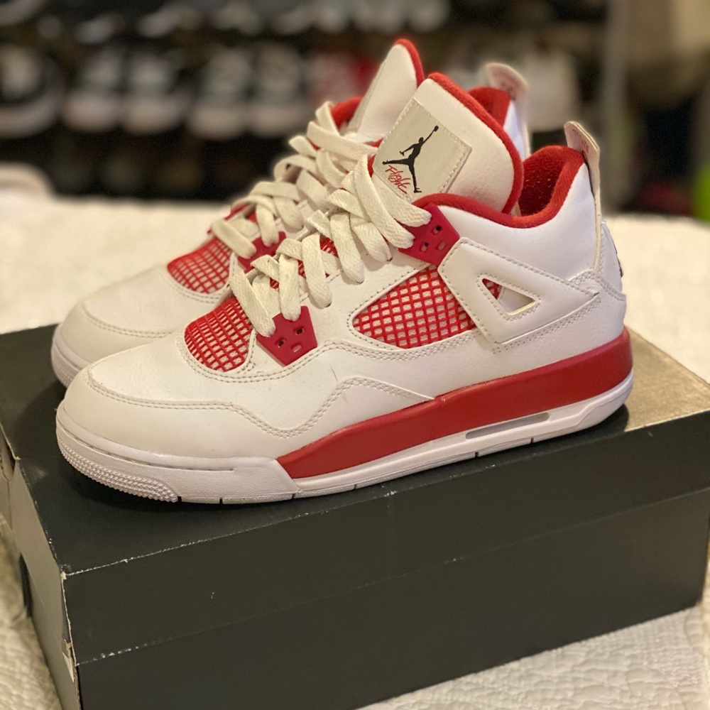 Air Jordan 4 Retro